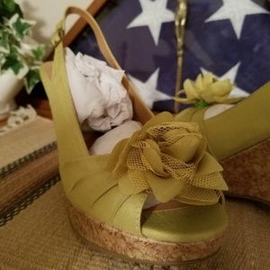 Womens wedge strap sandals